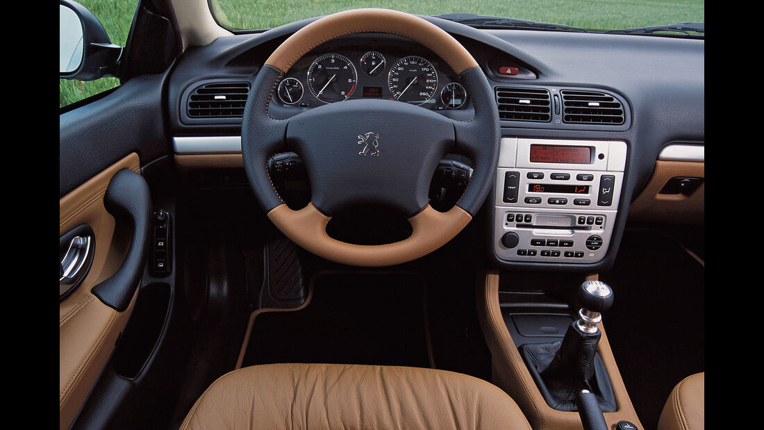 Peugeot 406 Coupé 2.0, Seitenansicht