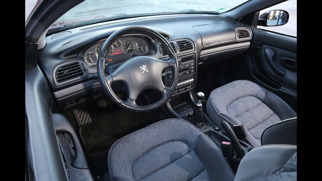 Peugeot 406 Coupe 3.0 V6, Interieur
