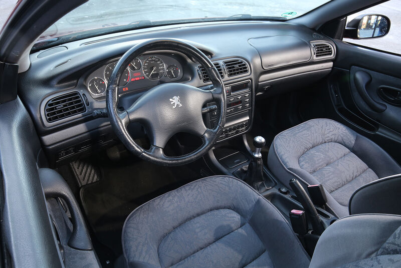 Peugeot 406 Coupe 3.0 V6, Interieur