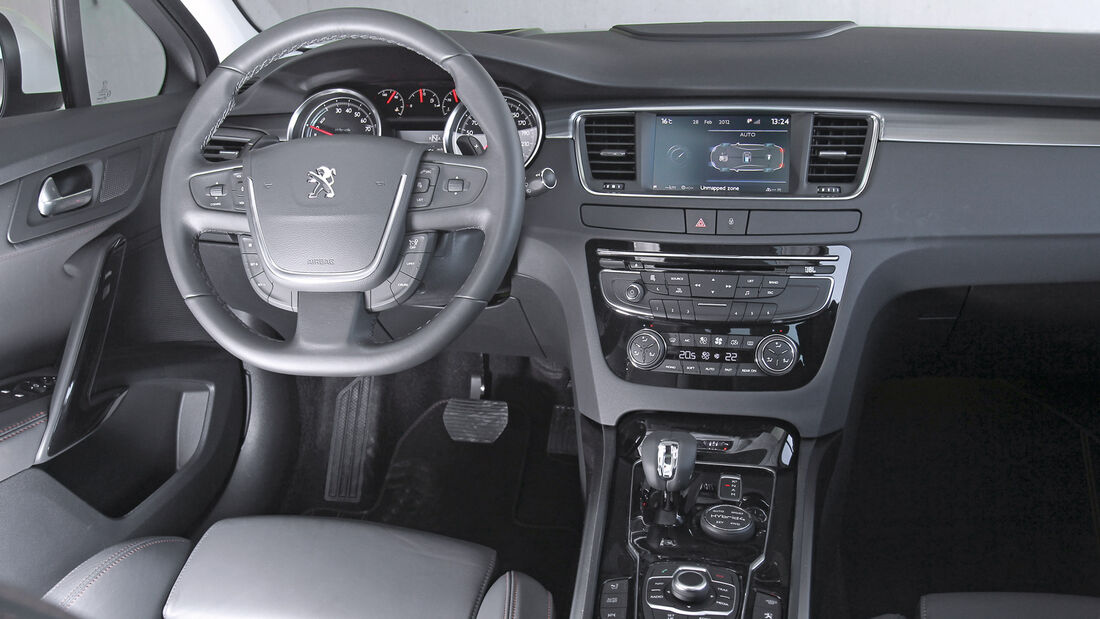 Peugeot 508 RXH, Lenkrad, Cockpit