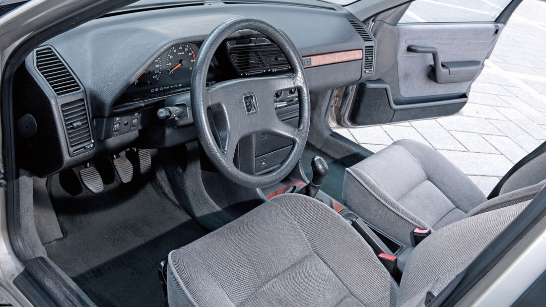 Peugeot 605, Cockpit