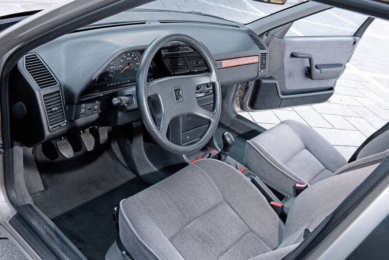 Peugeot 605, Cockpit