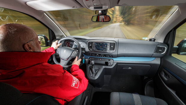 Peugeot Traveller HDi 150 L2, Cockpit