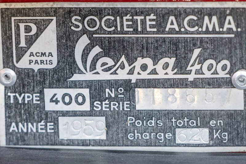 Piaggio Vespa 400 