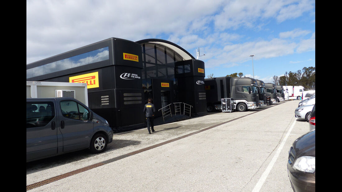 Pirelli - Impressionen - Jerez - Formel 1-Test - 31. Januar 2015