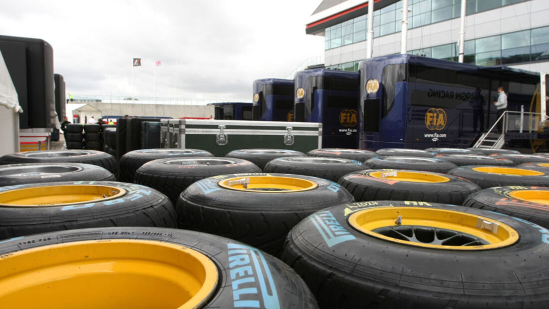 Pirelli Reifen - GP England - Silverstone - Do. 7. Juli 2011