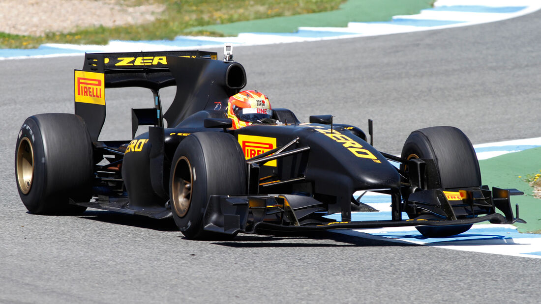 Pirelli Test Renault R30