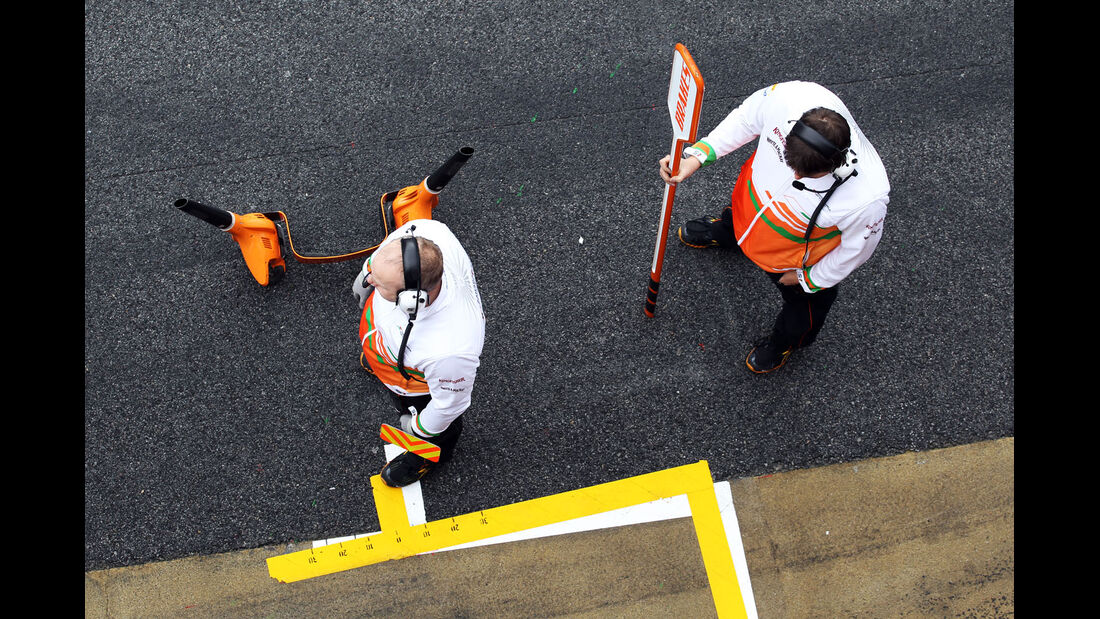 Pit-Stop-Team, Force India, Formel 1-Test, Barcelona, 01. März 2013