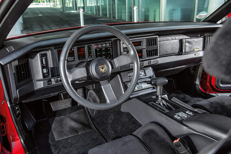 Pontiac Firebird Trans Am GTA, Cockpit