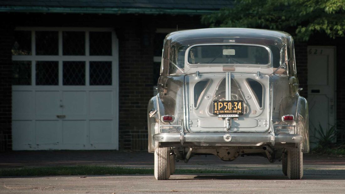 Pontiac Plexiglas Deluxe Six "Ghost Car" (1939)