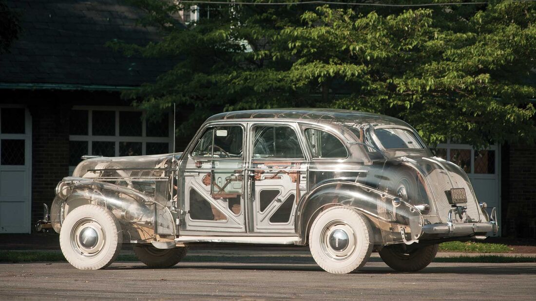 Pontiac Plexiglas Deluxe Six "Ghost Car" (1939)