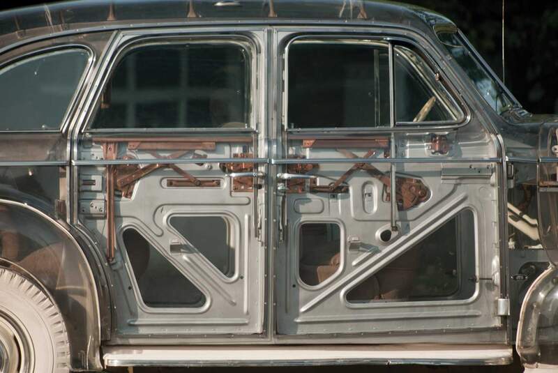 Pontiac Plexiglas Deluxe Six "Ghost Car" (1939)