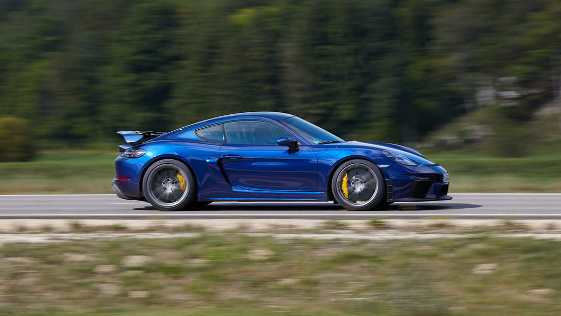 Porsche cayman gt4 rs