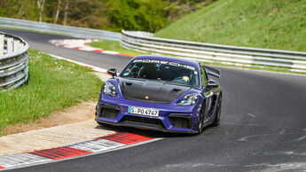 Porsche 718 Cayman GT4 RS mit Manthey Kit auf Nordschleife