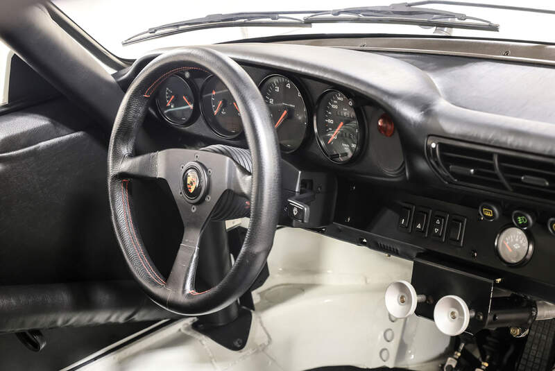 Porsche 911 (964) Carrera 4 Leichtbau (1991) 1 of 22