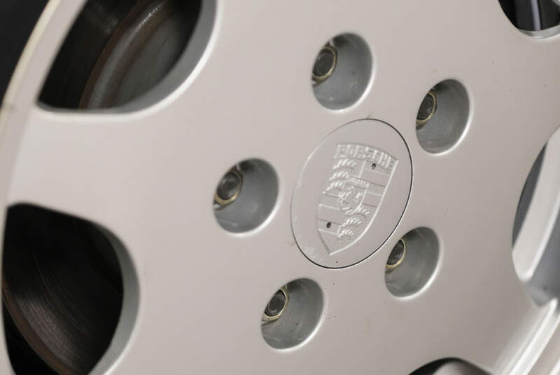 Porsche 911 (964) Carrera 4 Leichtbau (1991) 1 of 22