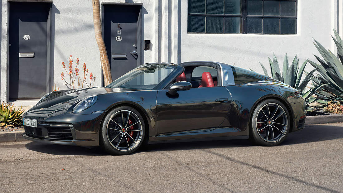 Porsche 992 targa