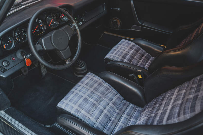 Porsche 911 Carrera 2.7 MFI (1976) Magnus Walker Collection