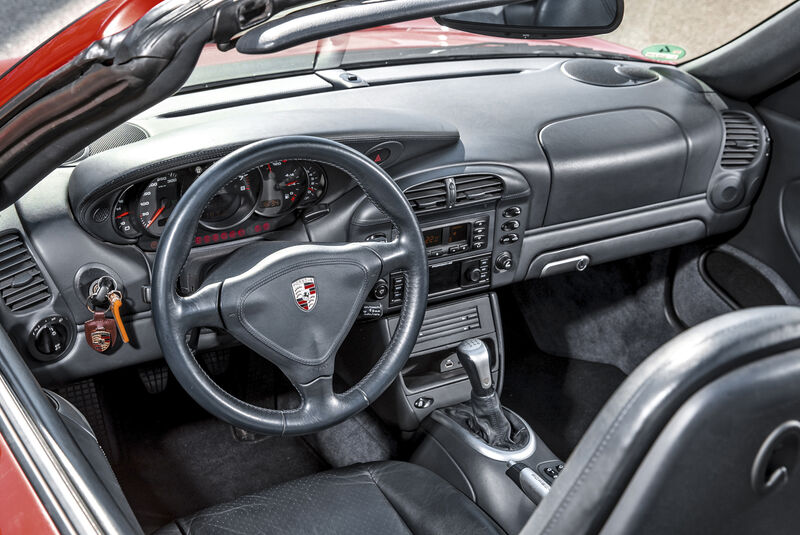 Porsche 911 Carrera 4 Cabriolet, Interieur