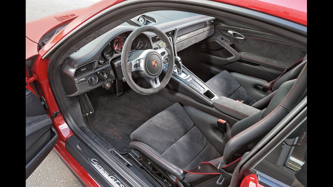 Porsche 911 Carrera GTS, Cockpit