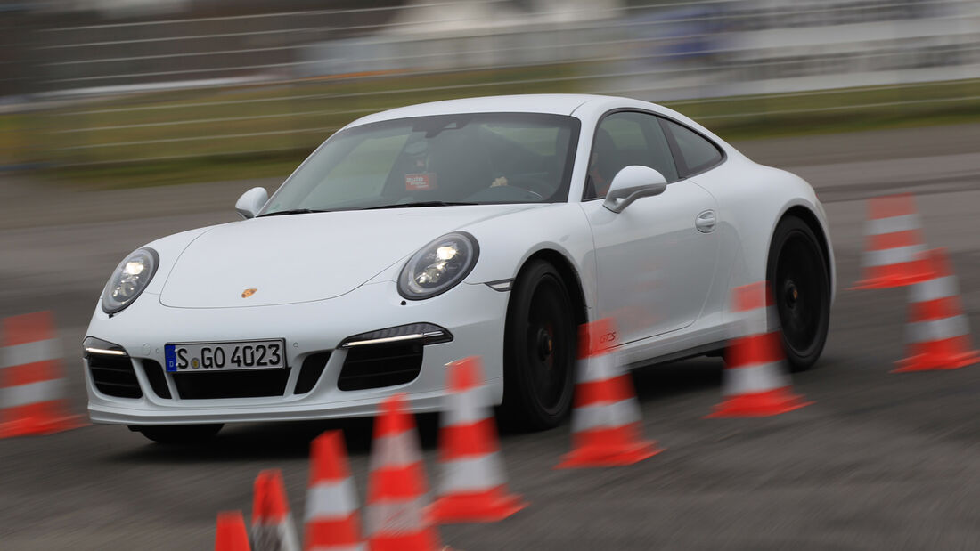 Porsche 911 Carrera GTS, Frontansicht, Slalom