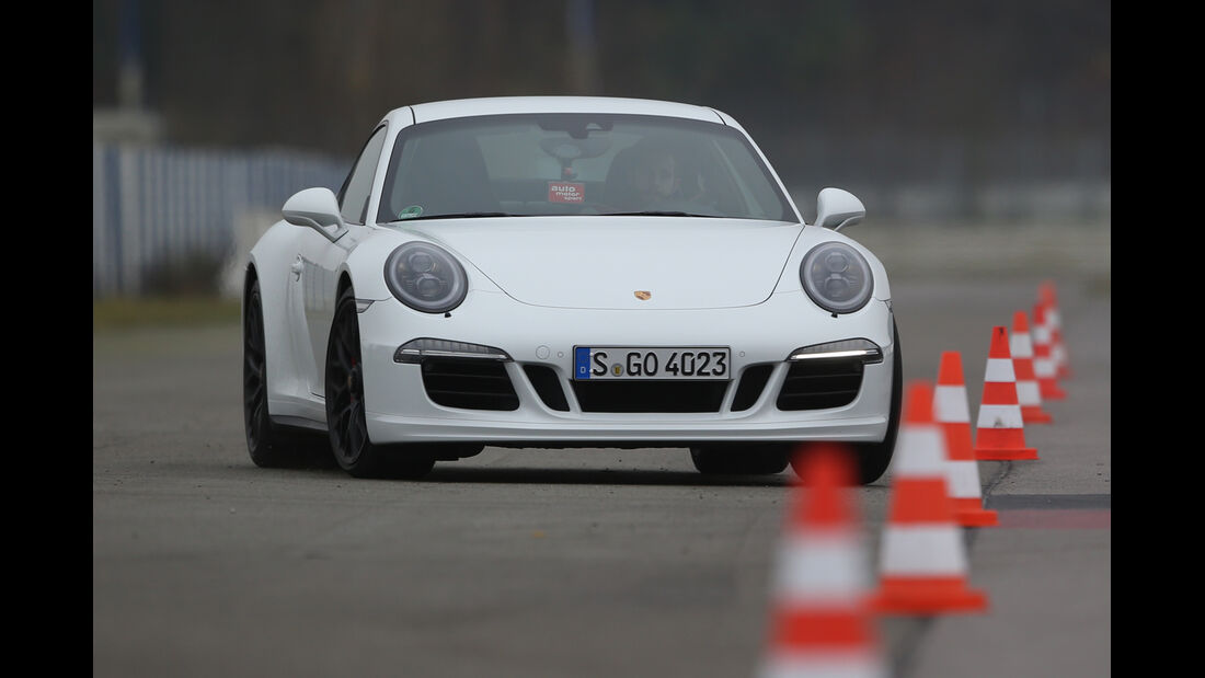 Porsche 911 Carrera GTS, Frontansicht, Slalom