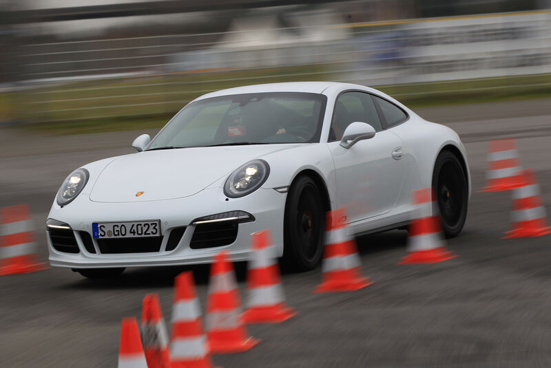 Porsche 911 Carrera GTS, Frontansicht, Slalom