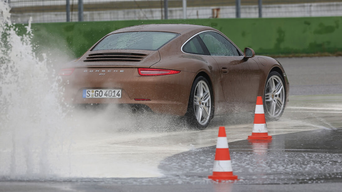 Porsche 911 Carrera, Nässe. ESP