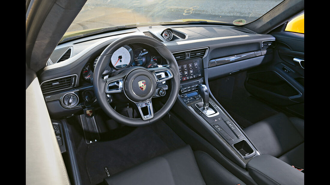 Porsche 911 Carrera S, Cockpit