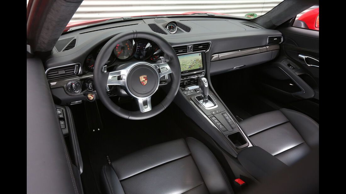 Porsche 911 Carrera S, Cockpit