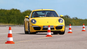 Porsche 911 Carrera S, Frontansicht, Slalom