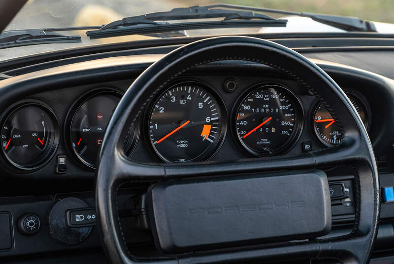Porsche 911 Carrera Targa "Rijkspolitie" (1989)