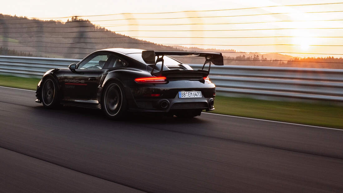 Porsche-911-GT2-RS-Manthey-Performance-Nuerburgring-Nordschleife-Rekord-169Gallery-f9a92c4f-1807962.jpg