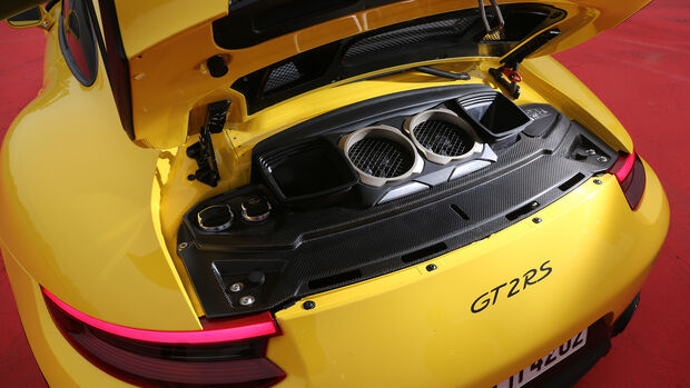 Porsche 911 GT2 RS, Motor