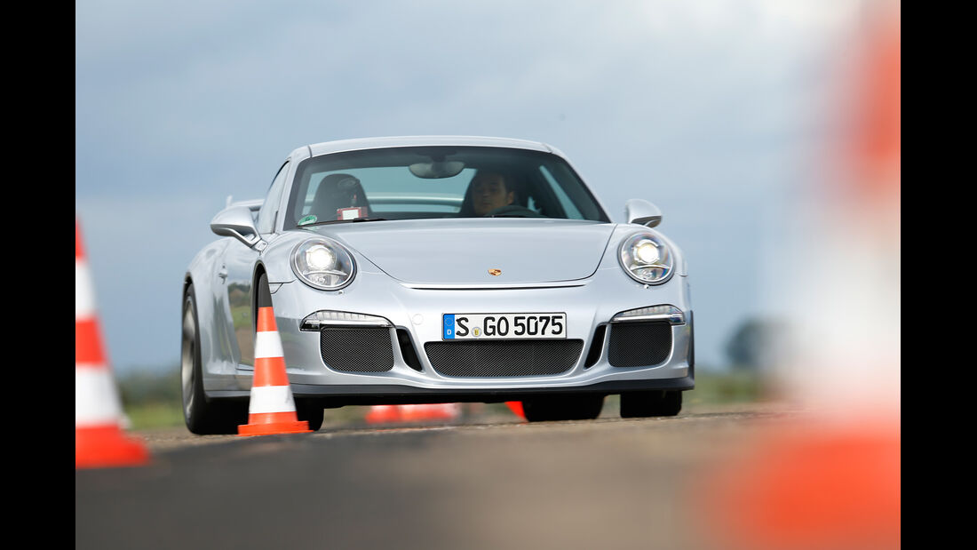 Porsche 911 GT3, Frontansicht, Slalom