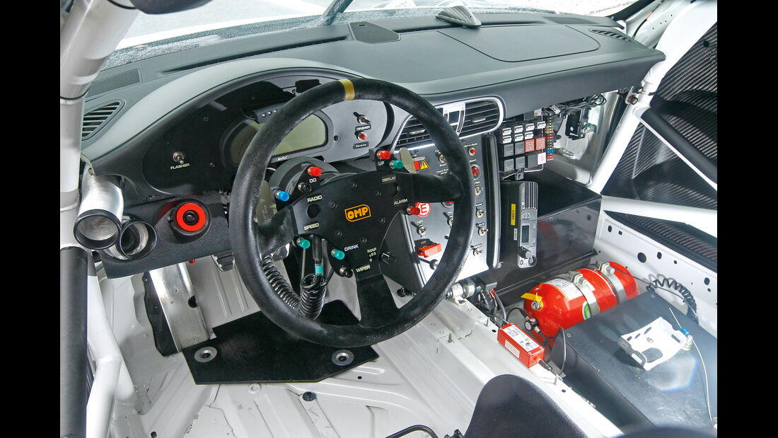 Porsche 911 GT3 R, Cockpit