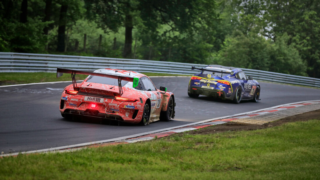 Porsche 911 GT3 R - Frikadelli Racing - Startnummer #30 - 24h-Rennen Nürburgring - Nürburgring-Nordschleife - 5. Juni 2021