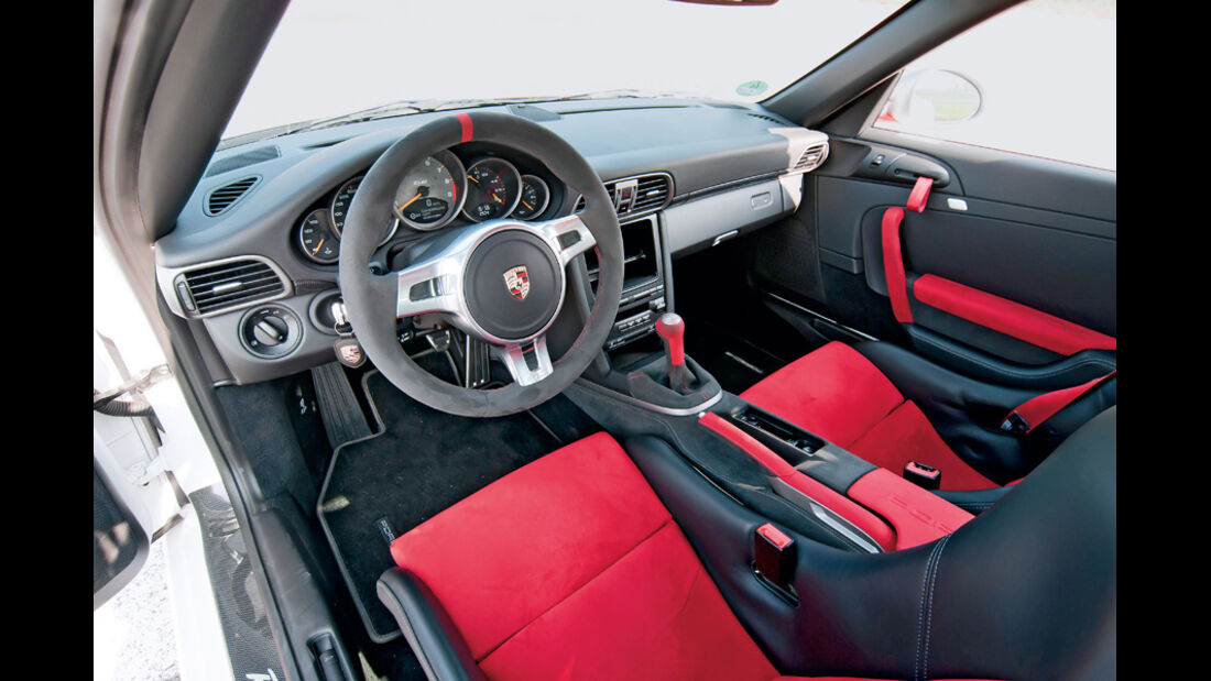 Porsche 911 GT3 RS 4.0, Cockpit