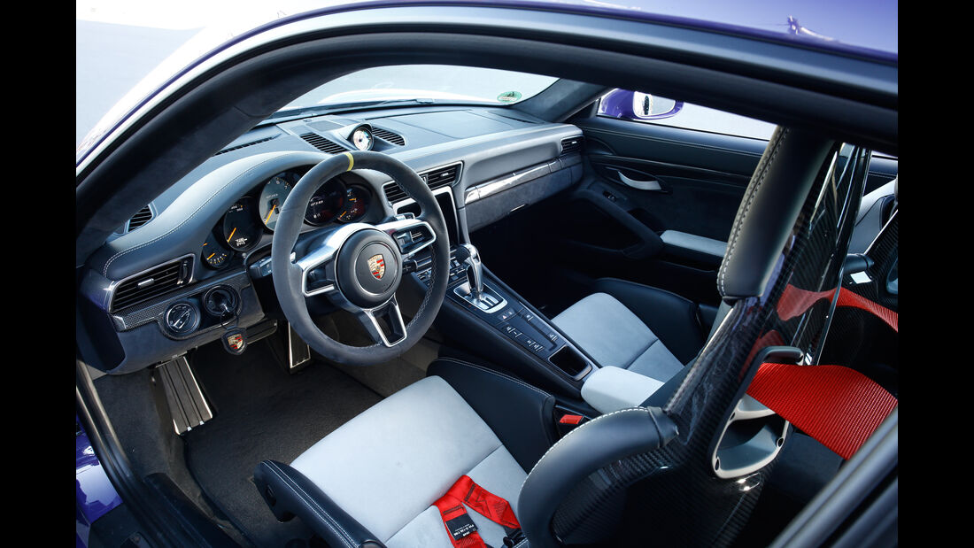 Porsche 911 GT3 RS, Cockpit