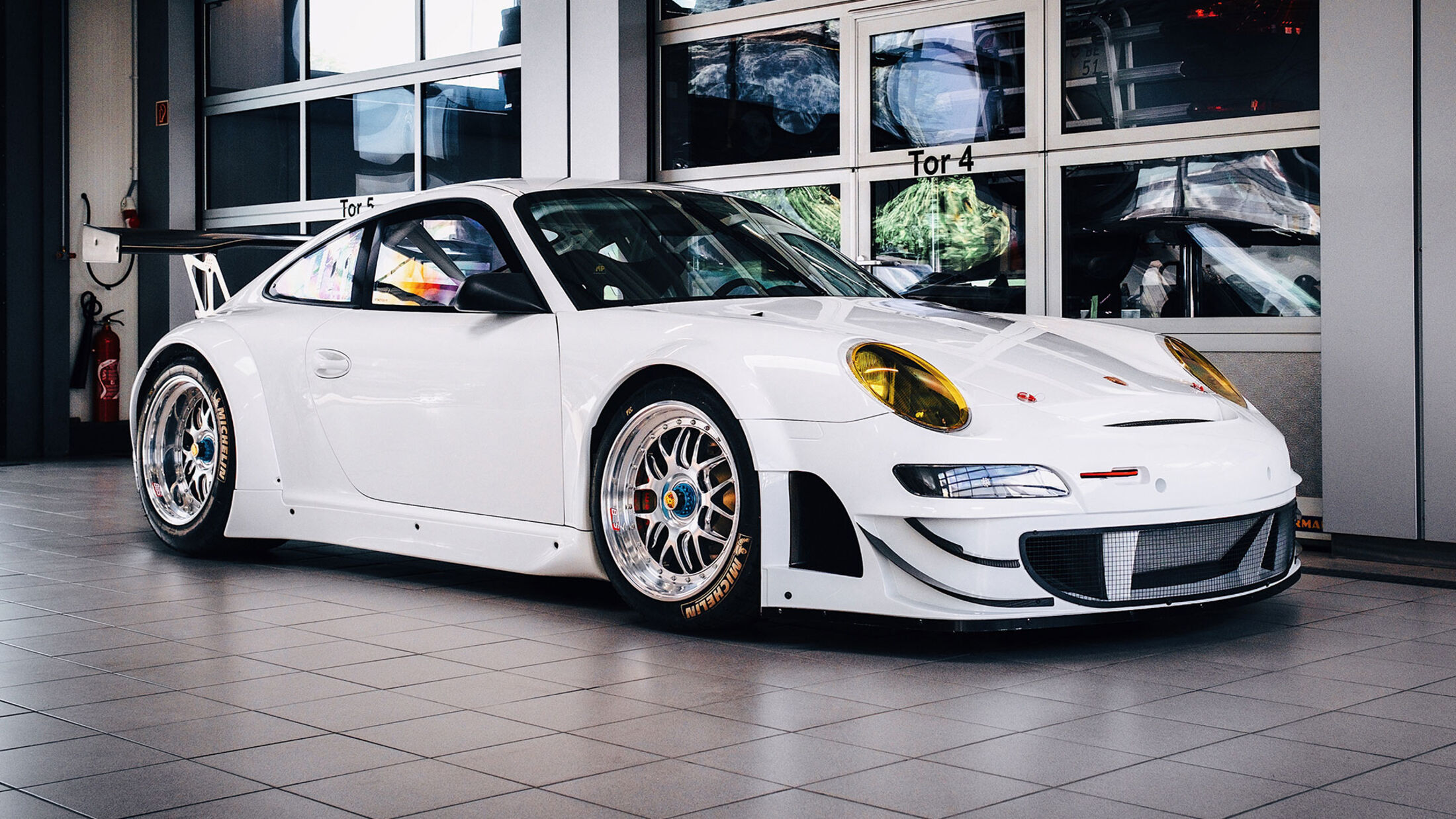 https://imgr1.auto-motor-und-sport.de/Porsche-911-GT3-RSR-2008--jsonLd16x9-107e5d7d-2032335.jpg