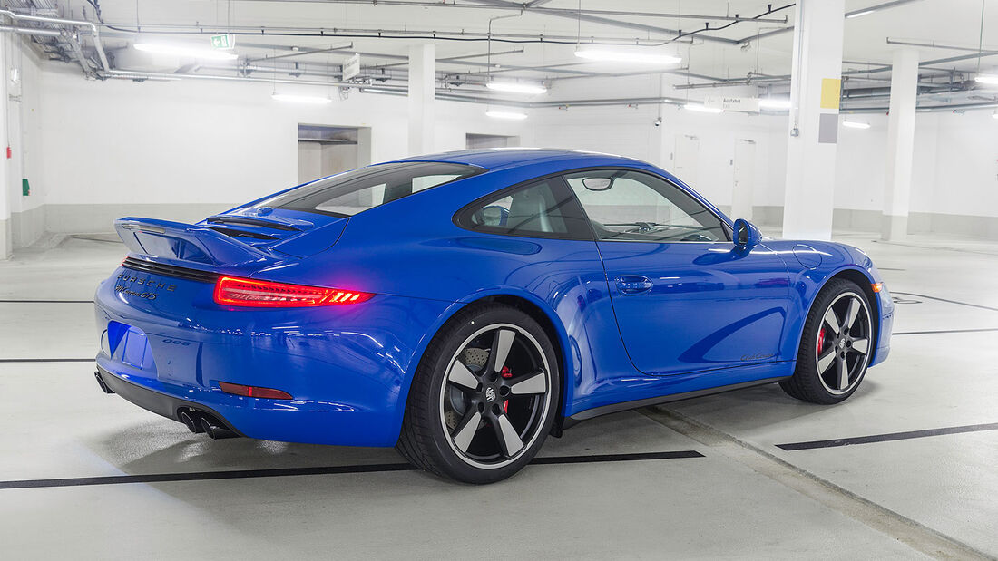 Porsche 911 GTS Club Coupé USA