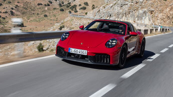 Porsche 911 GTS t-hybrid