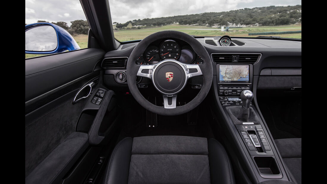 Porsche 911 Targa 4 GTS, Cockpit