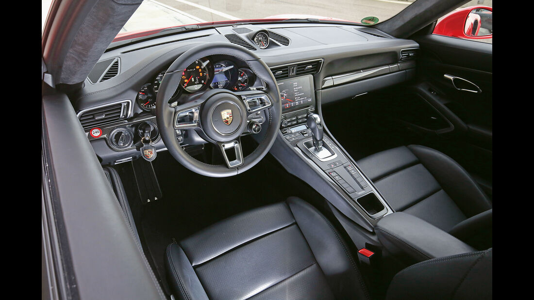 Porsche 911 Turbo S, Cockpit