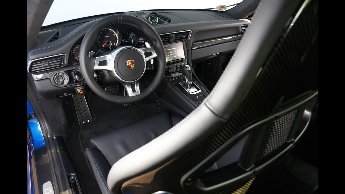 Porsche 911 Turbo S, Cockpit