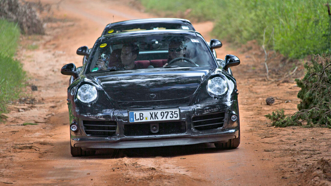 Porsche 911 Turbo, Sandpiste, Frontansicht