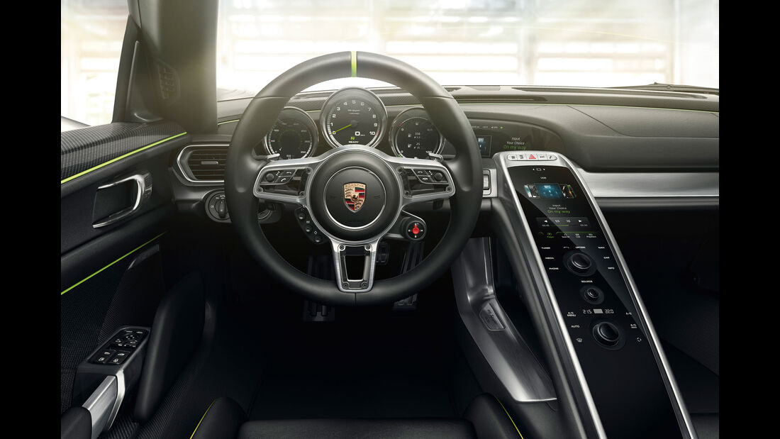 Porsche 918 Spyder - Lenkrad - Innenraum 