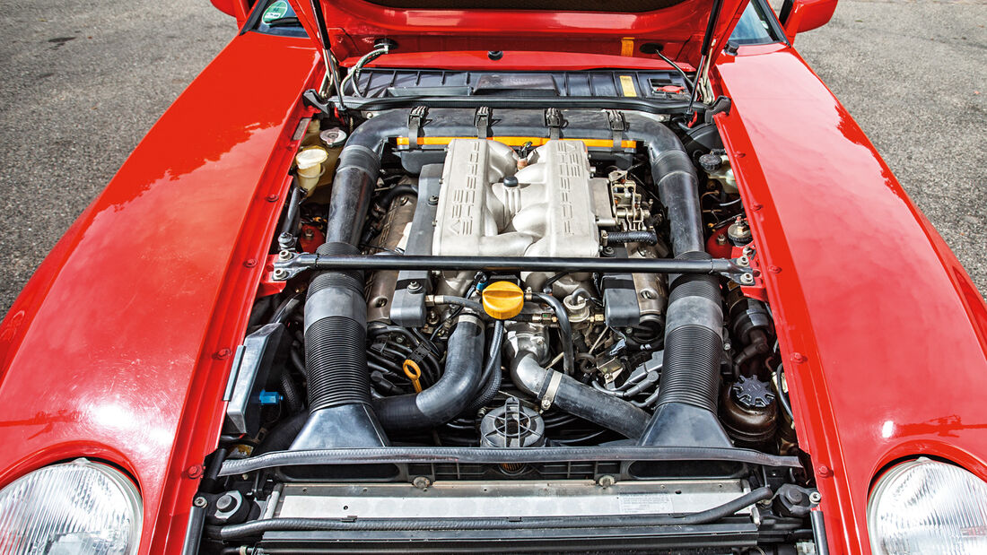 Porsche 928 GT, Motor