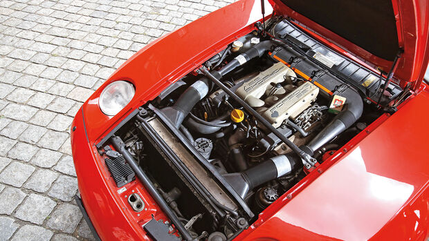 Porsche 928 GT, Motor