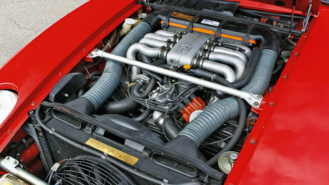 Porsche 928, Motor